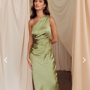 Elegant Green One-Shoulder Dress